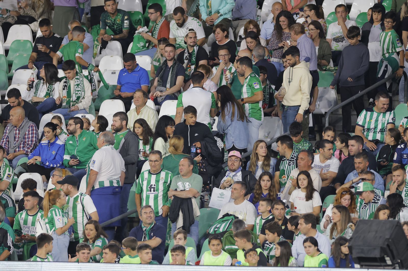 Búscate en las fotos de Betis-Getafe