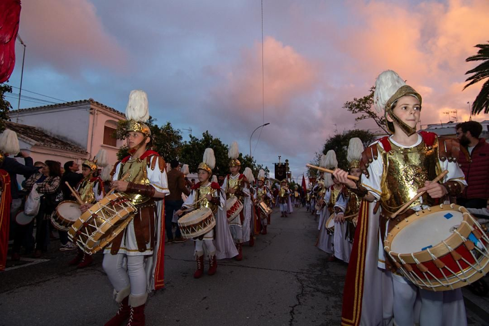 La tamborada de la Centuria Romana Munda en Montilla, en imágenes