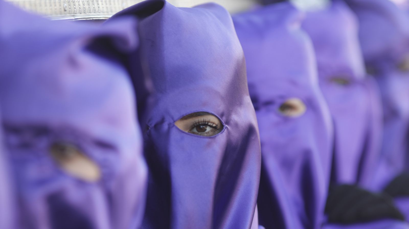 Las fotos del Viernes Santo en la Línea:  Cristo del Mar y Luz y Esperanza Nuestra, Soledad y Santo Entierro, Cristo del Amor y Misericordia y Amargura