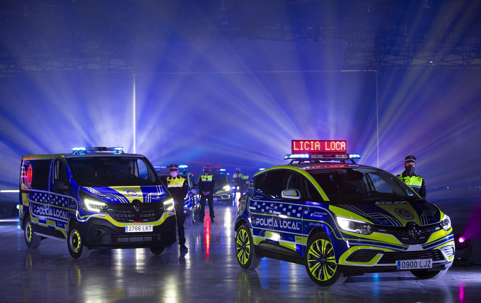 La presentación de los nuevos vehículos de la Policía Local de Sevilla, en imágenes