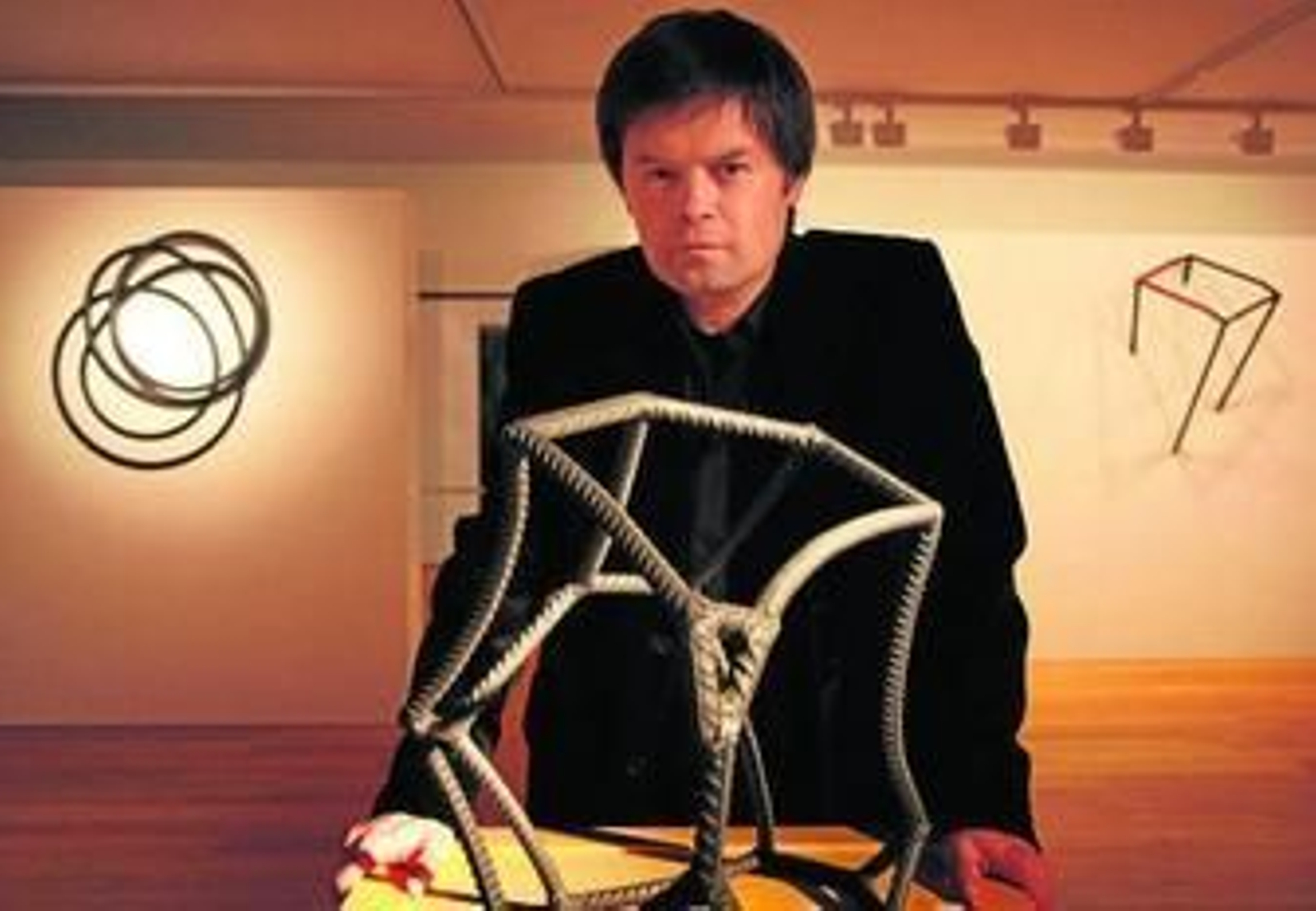 Las geometrías de Diego Canogar se pueden contemplar en la sala Zaida.