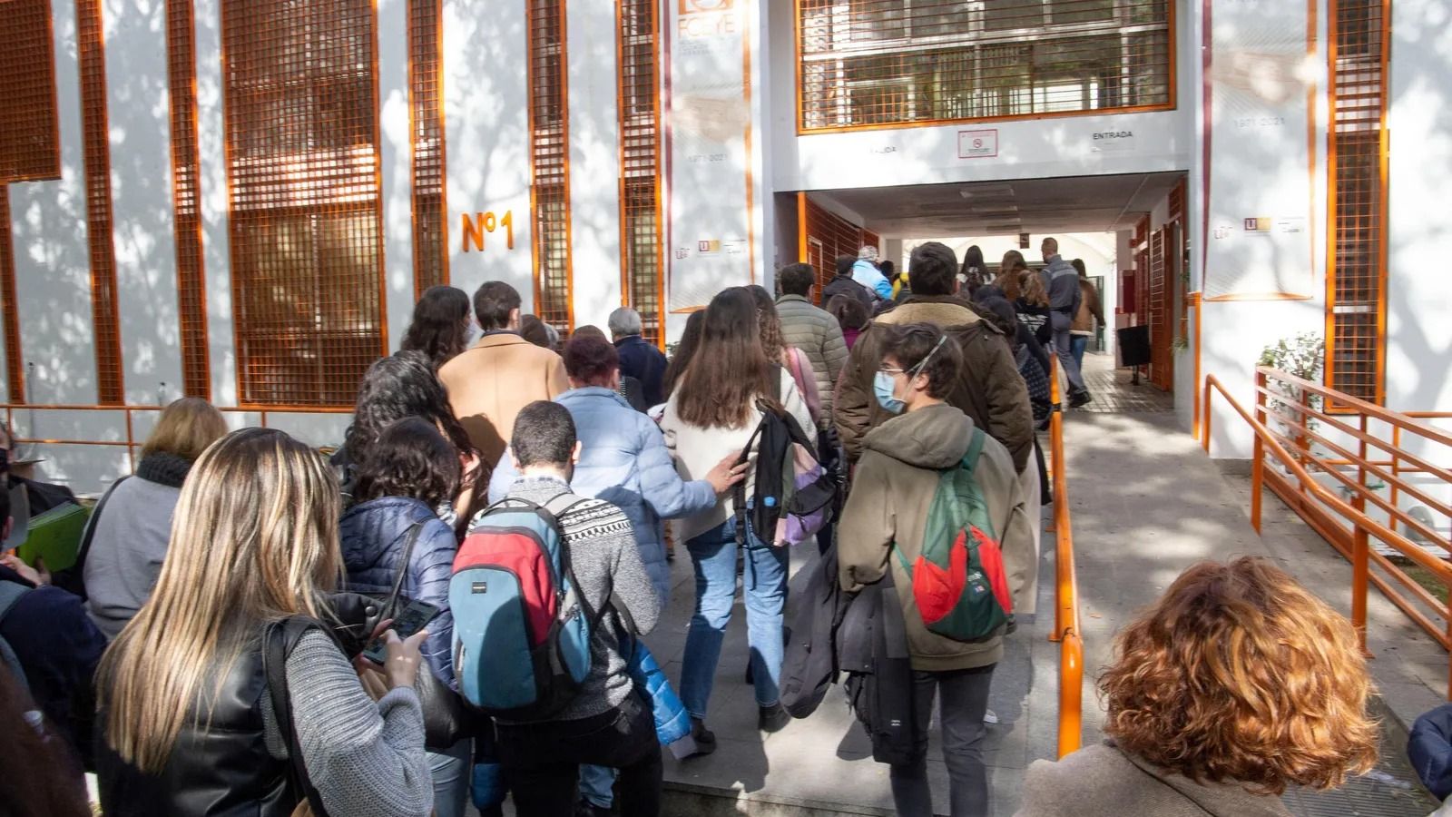 Aspirantes en una convocatoria pasada del MIR en Sevilla