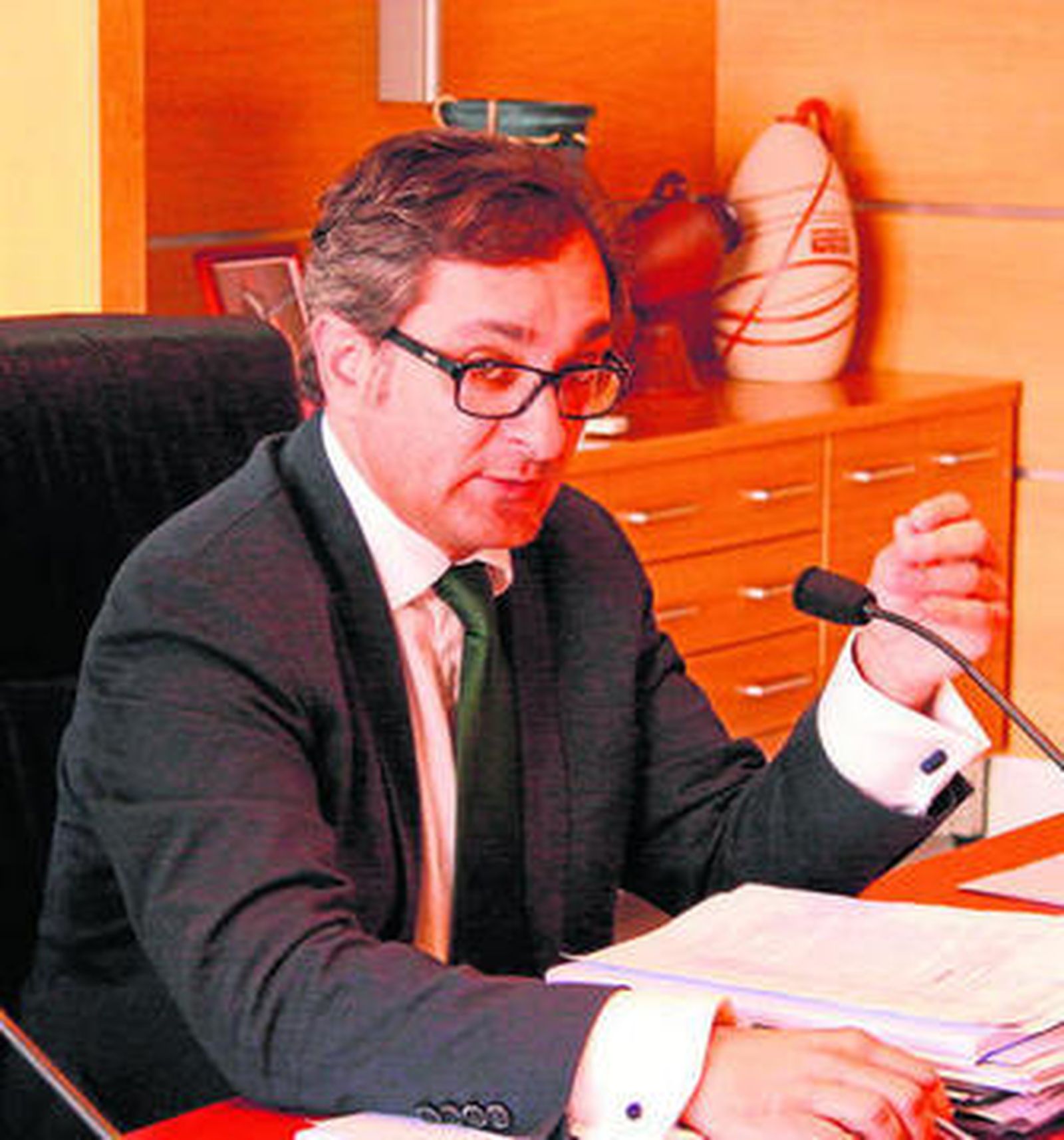 El concejal  Ángel  Escobar.