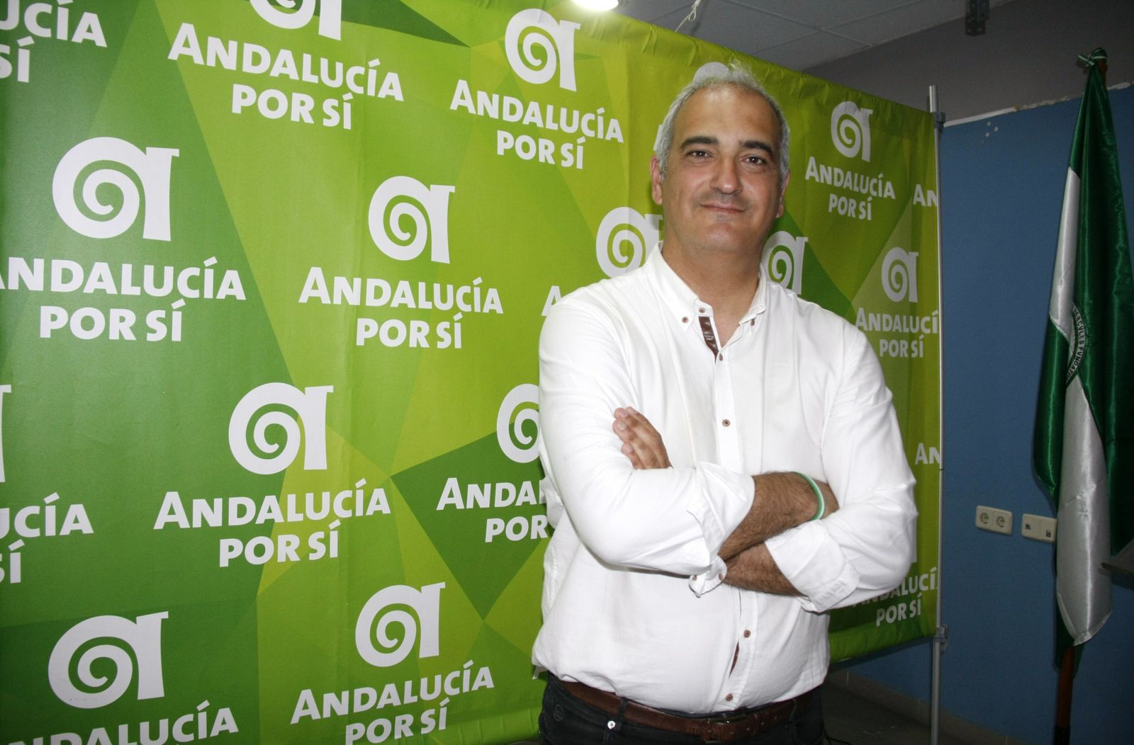 Antonio Jesús Ruiz en la sede del partido, en la calle Larga.