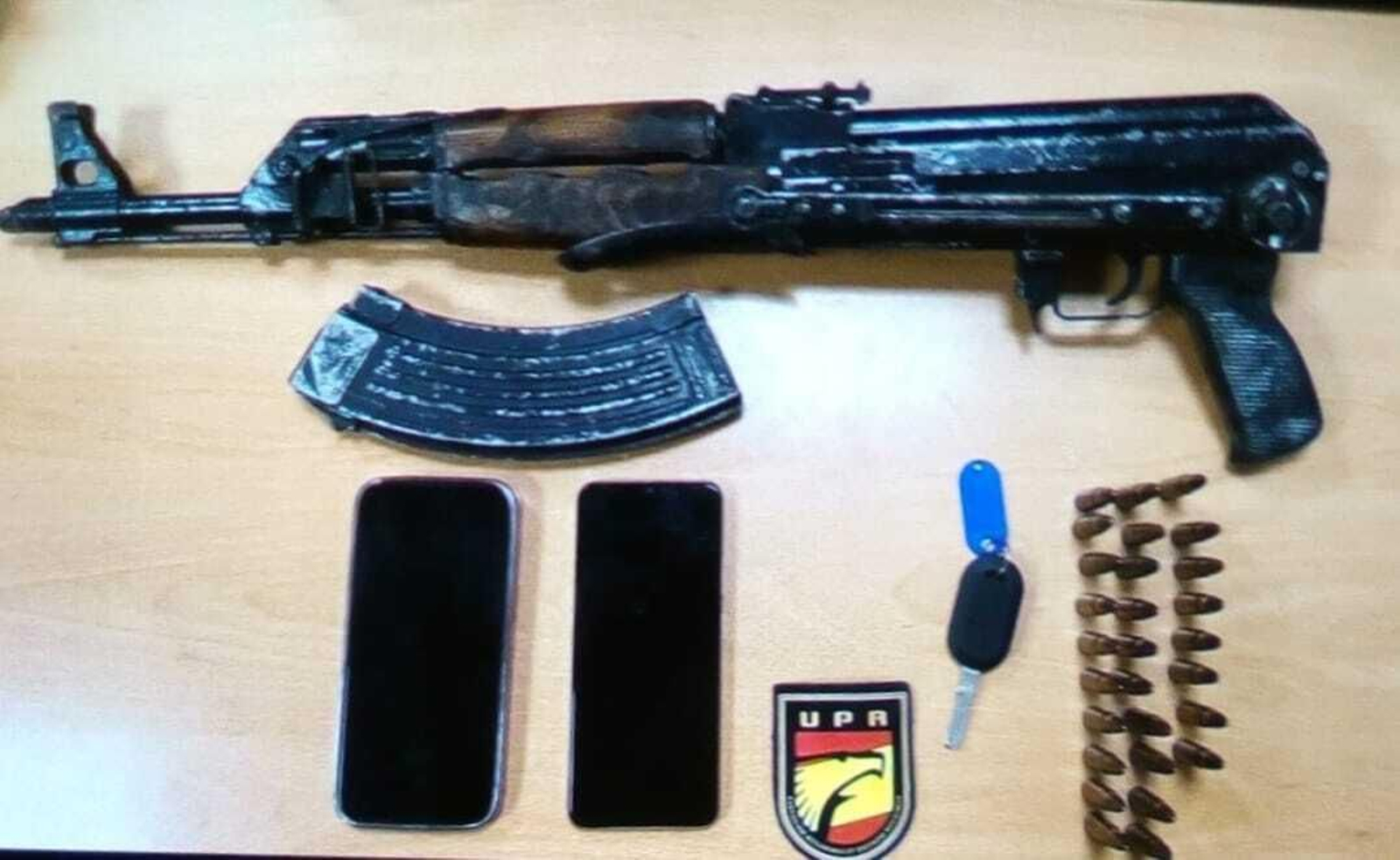 Armas que portaban en la furgoneta intervenida.