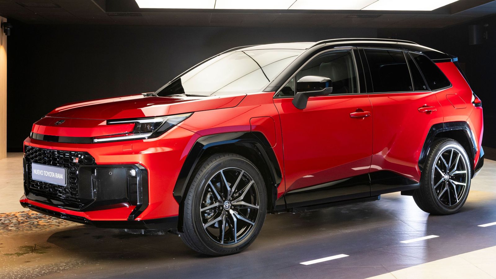 Toyota aumenta la autonomía eléctrica de su Rav4 de sexta generación con sistema PHEV