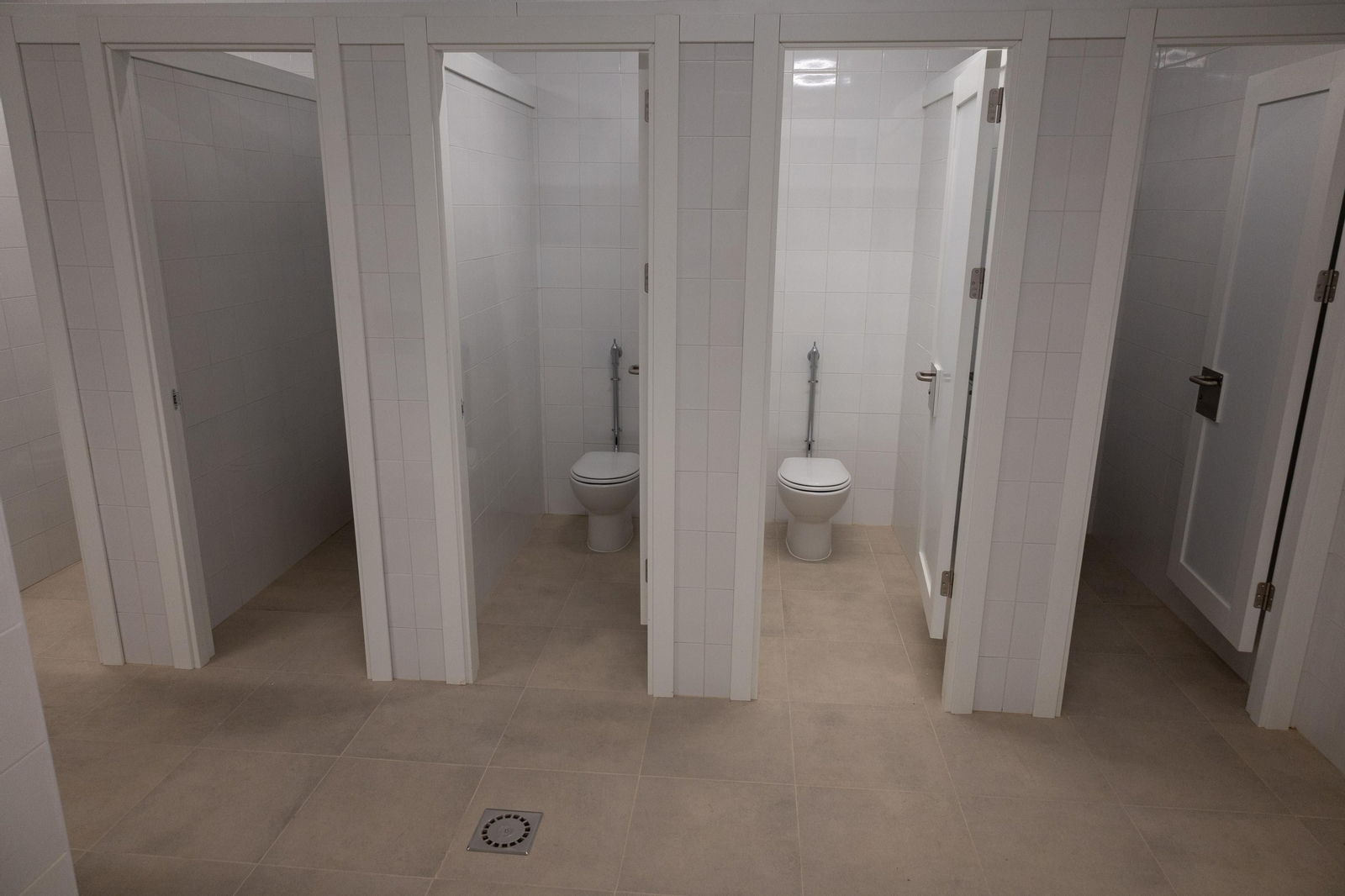 Un recorrido en imágenes por el interior del nuevo colegio del Ensanche Sur en Huelva