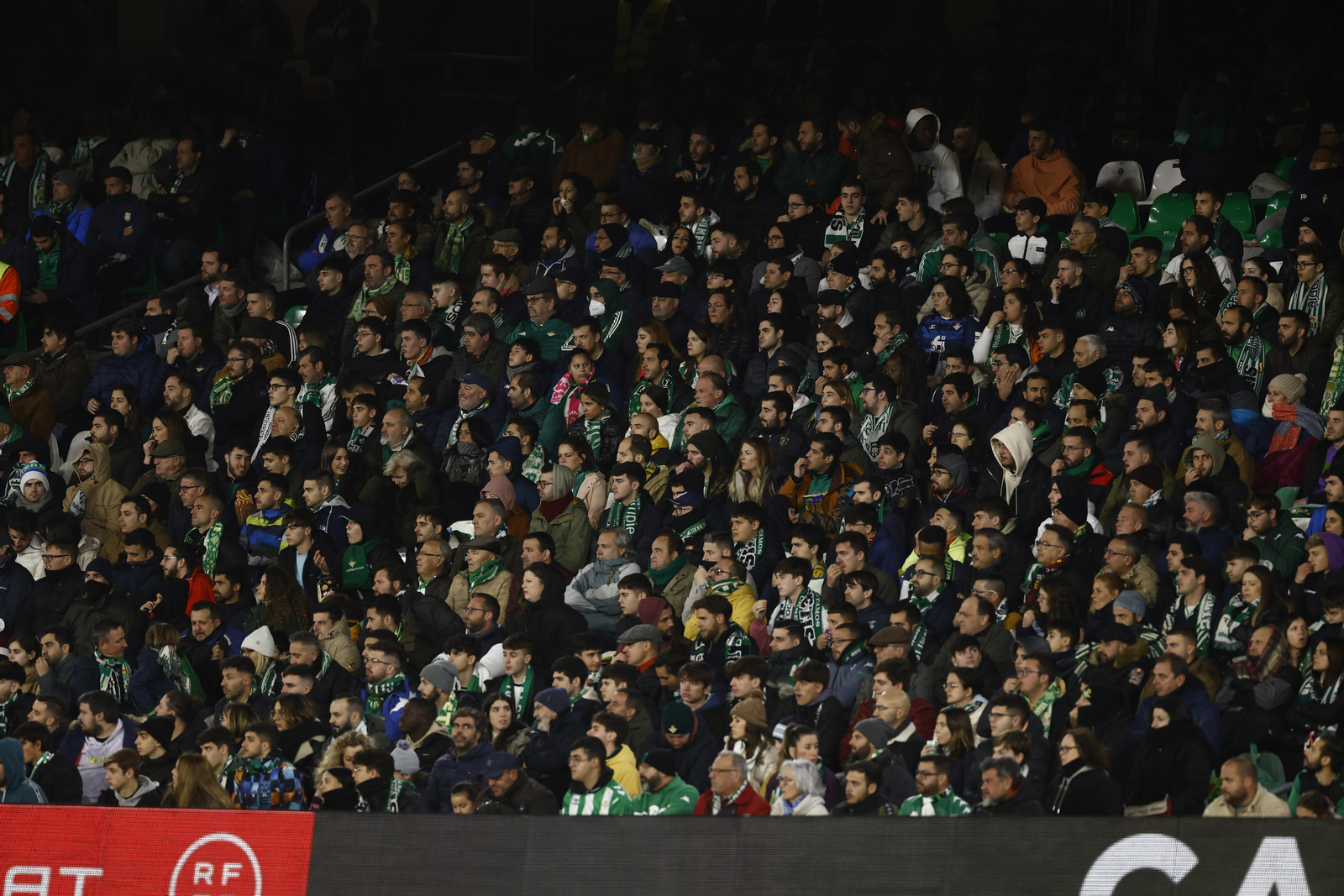 Búscate en las fotos del Betis-Osasuna