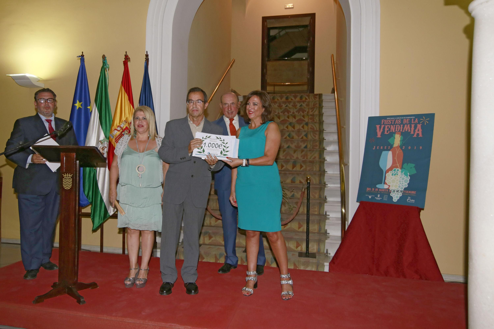 Imágenes de la pisa de la uva en la Catedral