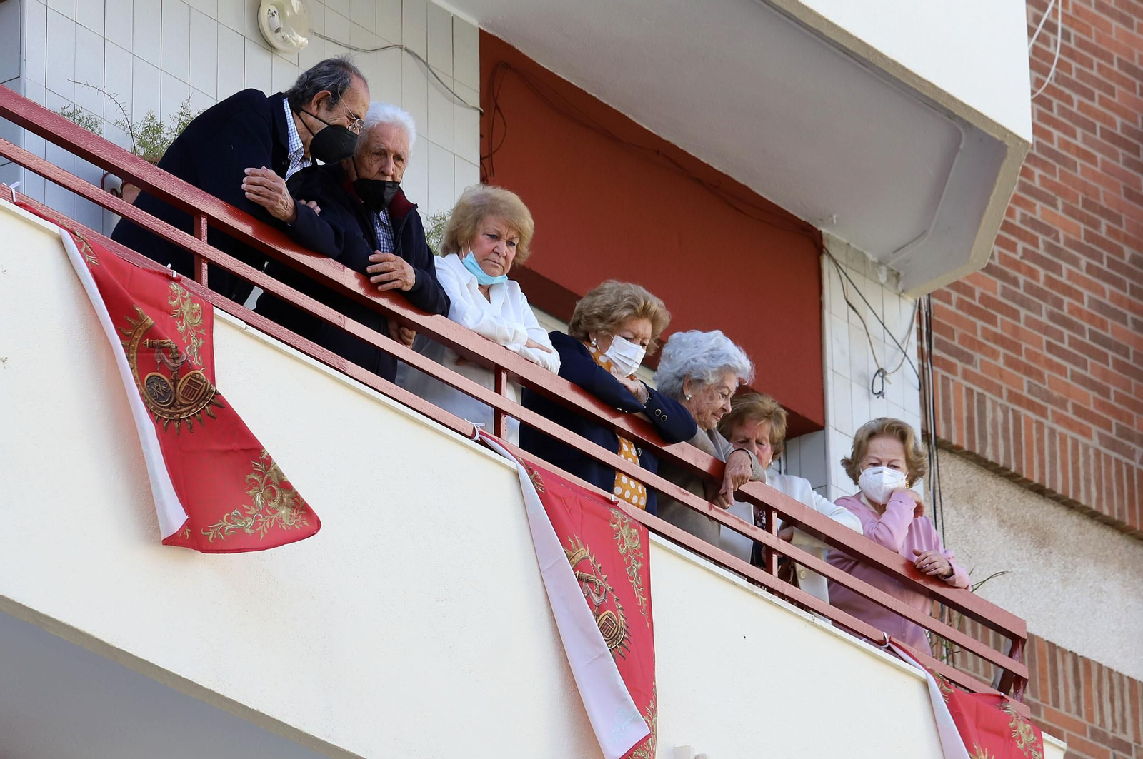 La Legión acompaña al Cristo de la Vera+Cruz en su procesión por Huelva, en imágenes