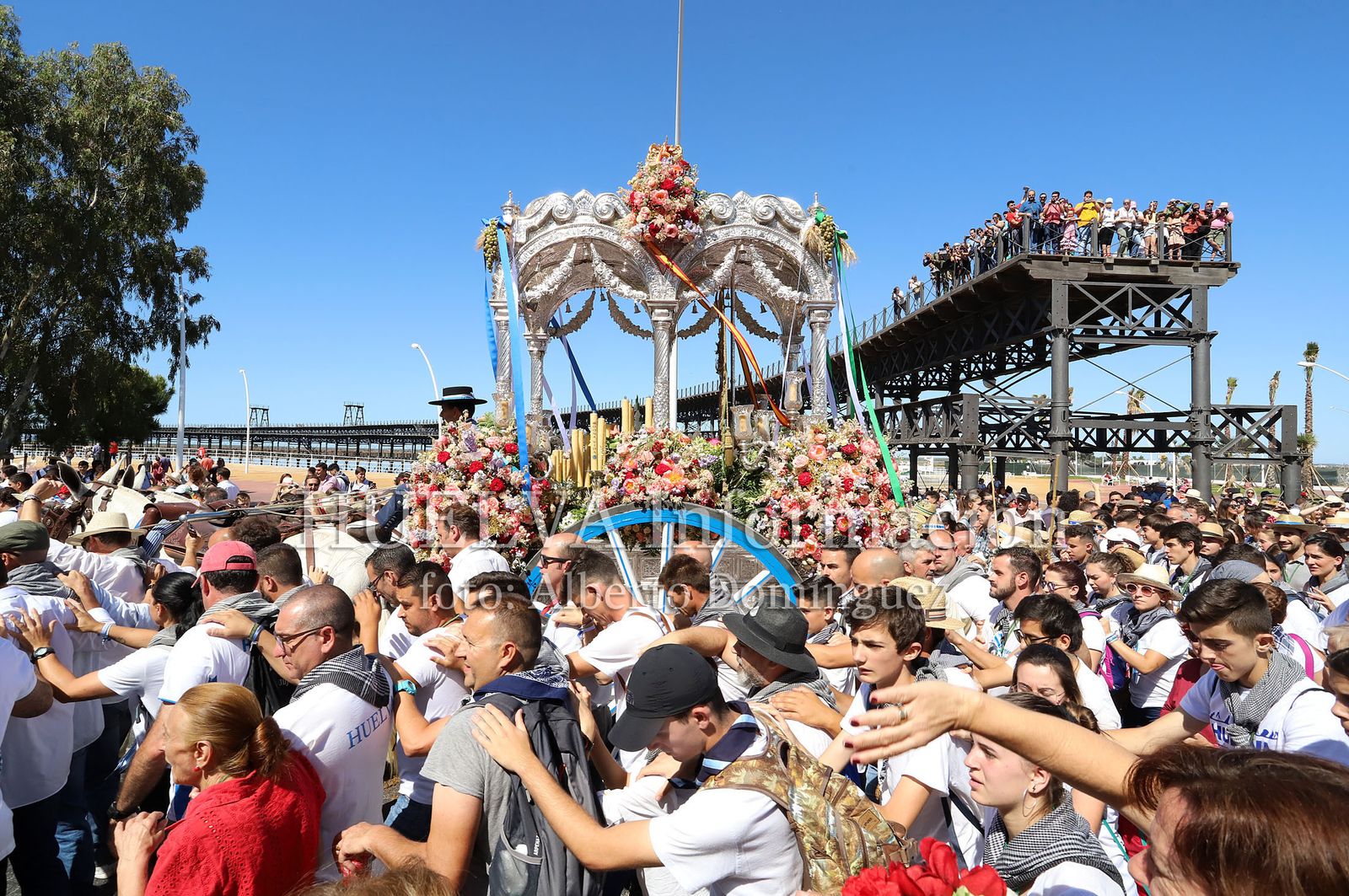 Imágenes de la Hermandad del Rocío de Huelva en su salida. Rocío 2019
