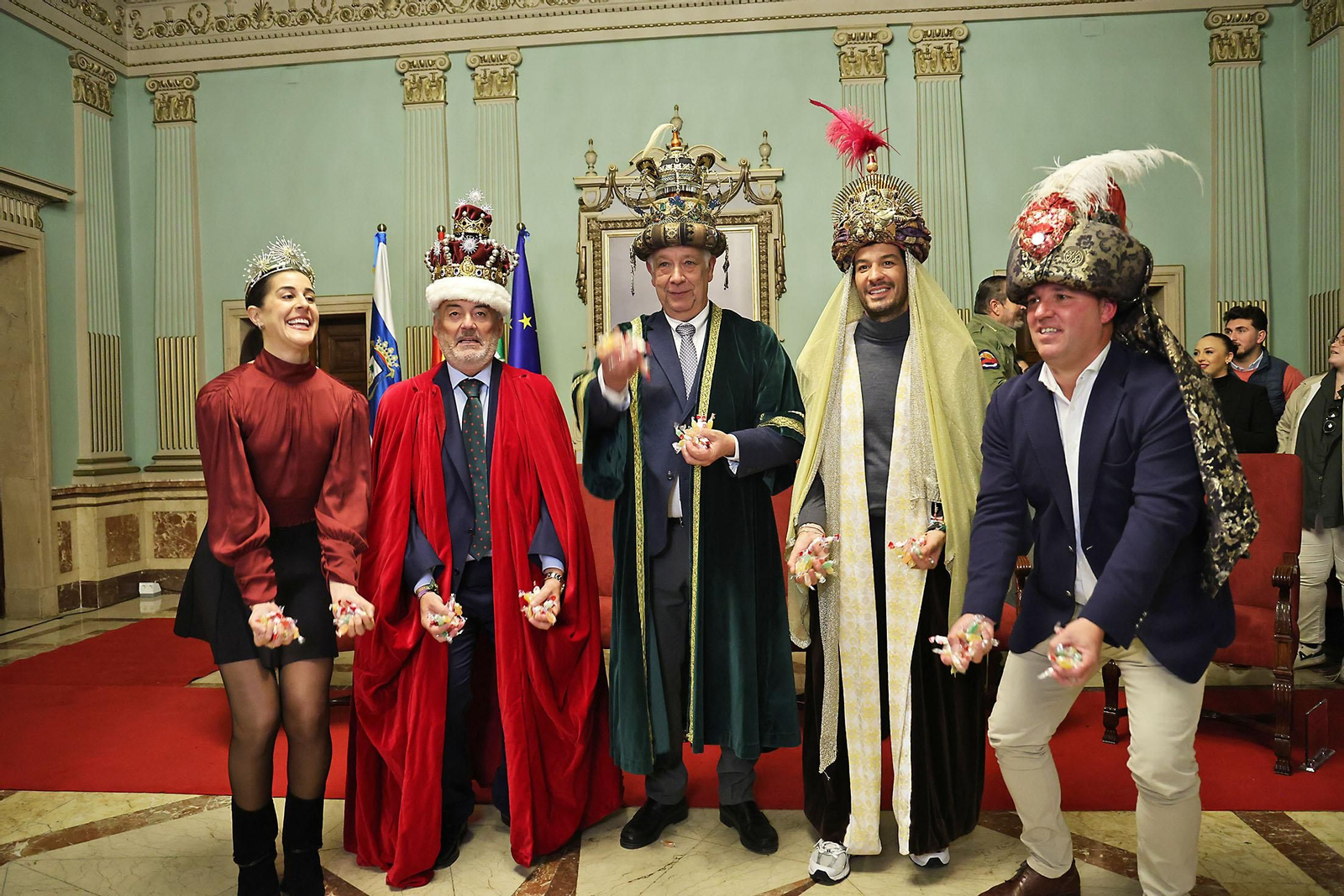 Imágenes de la Coronación de sus Majestades los Reyes Magos de Huelva 2025