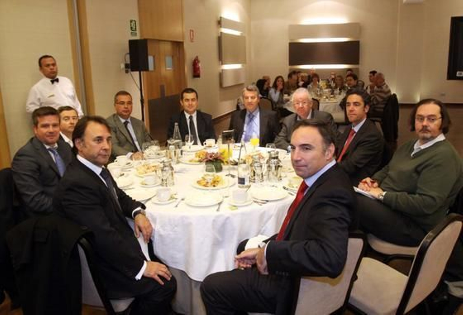 José Carlos Gaspar, Salvador Cortés, Víctor González, Ignacio del Valle, Juan Carlos González, Enrique Nadales, Fernando Francés, Carlos Sáez y Rafael Sáez

Foto: Reportaje gr?co: Migue Fernandez y Sergio Camacho