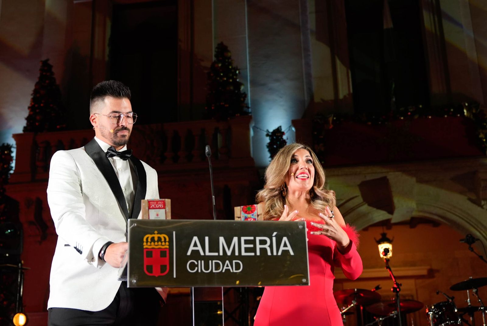 Almería despide con los 12 tomates cherry de la suerte el año 2025