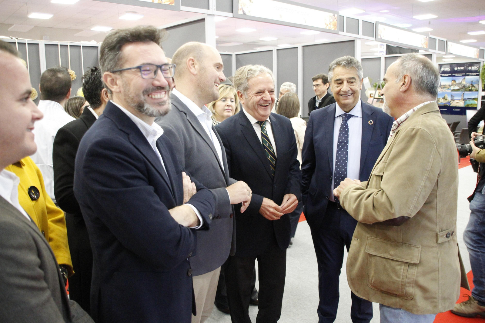 La inauguración de la II Feria de Bodas de Hinojosa del Duque, en imágenes