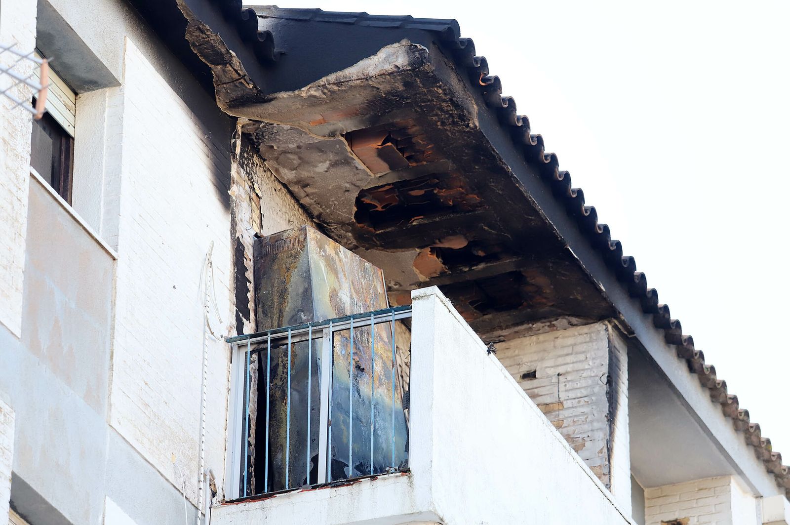 Imágenes de la Policía Nacional investigando el origen del incendio