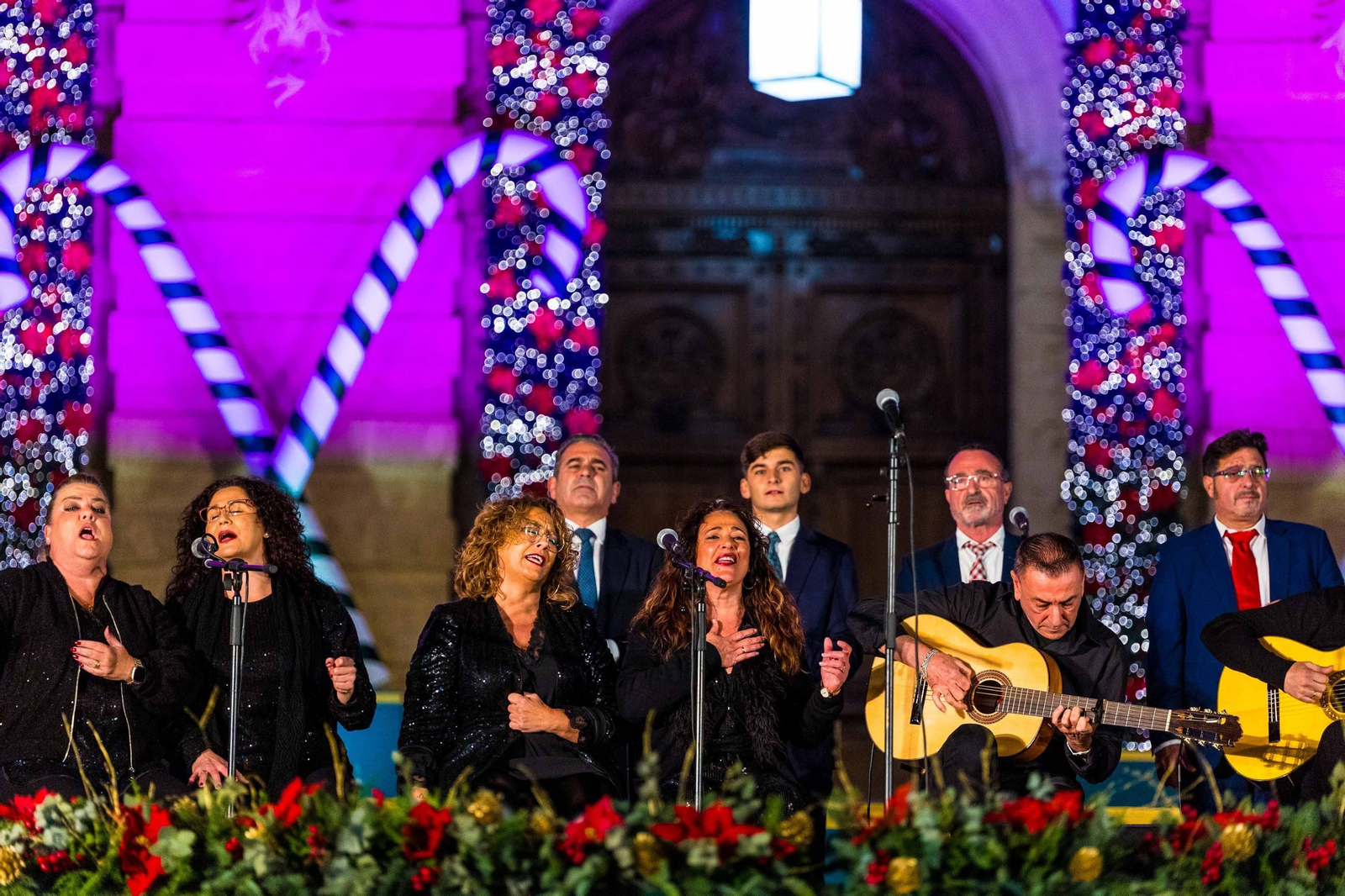 El concurso de coros de campanilleros ambienta la Navidad en San Fernando