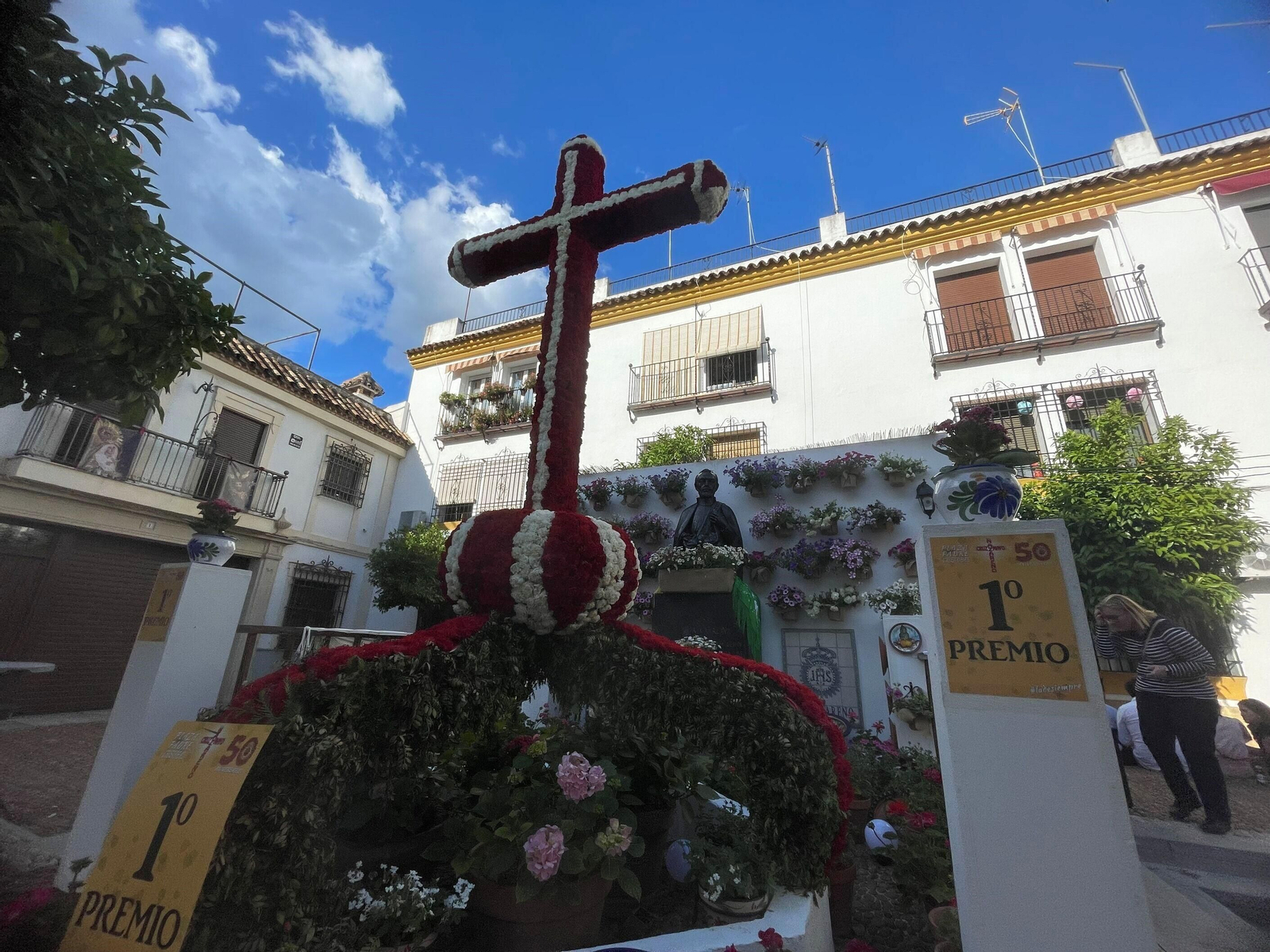 Cruz de la Hermandad de Nuestro Padre Jesús Nazareno. Las Cruces ganadoras del concurso municipal de Córdoba 2024, en imágenes