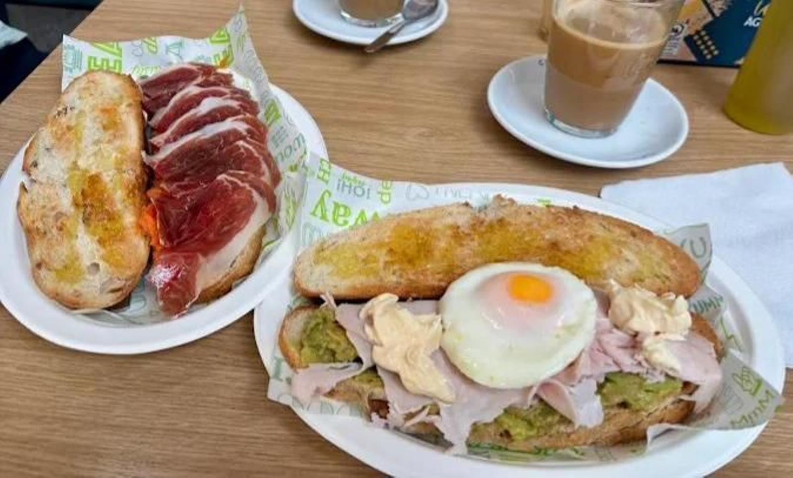 Desayunos de La Cerrajería, en el mercado de abastos de Chipiona.