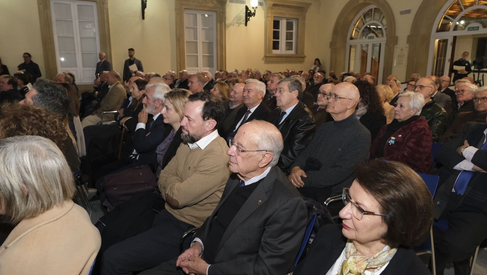 Las fotografías de la entrega del Escudo de Oro de la Provincia al Doctor Francisco Ortega Viñolo