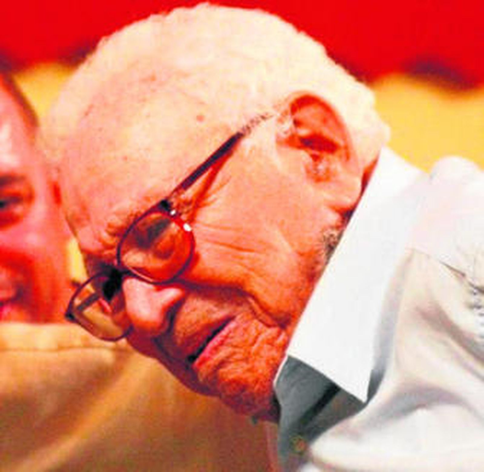 Miguel Puyol, emocionado durante un homenaje en una foto de archivo.