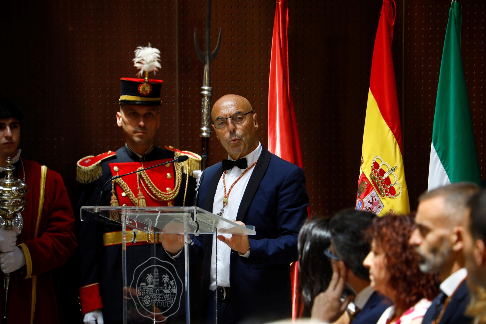 La investidura del alcalde de Córdoba, José María Bellido, en imágenes