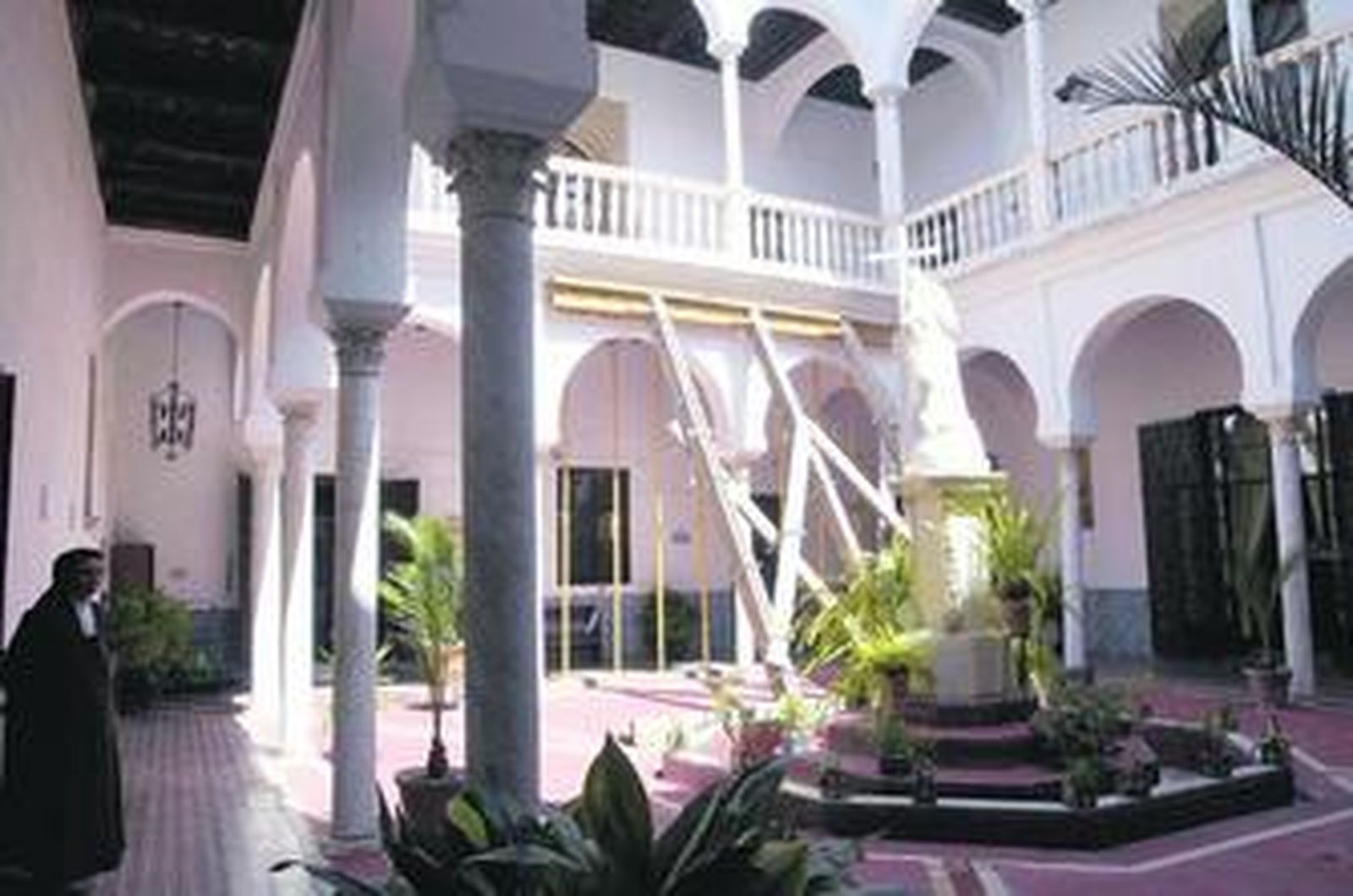 El claustro de Las Teresas se encuentra actualmente andamiado.
