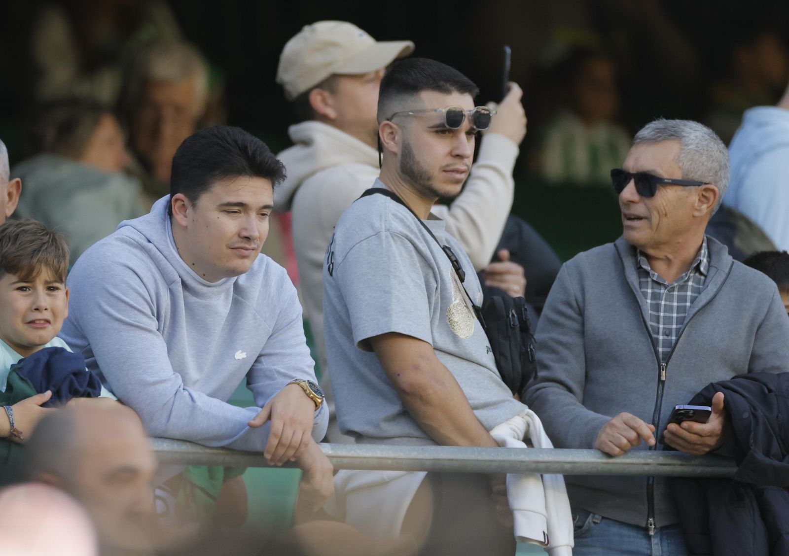 Búscate en las fotos del Betis - Barcelona