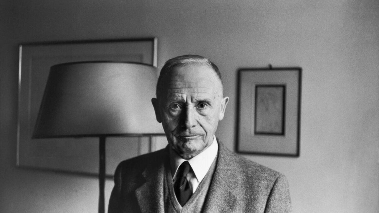 Julien Gracq, seudónimo literario de Louis Poirier (Saint-Florent-le-Vieil, Maine-et-Loire, 1910 - Angers, 2007).