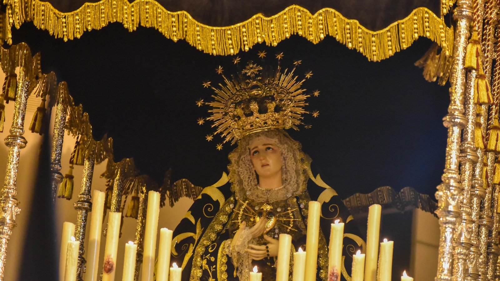 Fotos del Martes Santos en Tarifa: Santisimo Cristo de la Salud y Nuestra Señora de los Dolores