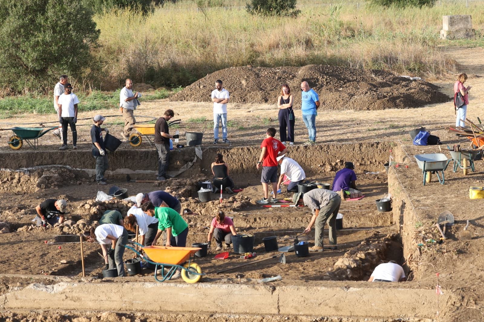 Hallazgos de la cuarta campaña arqueológica en Cerro del Villar de Málaga, en imágenes