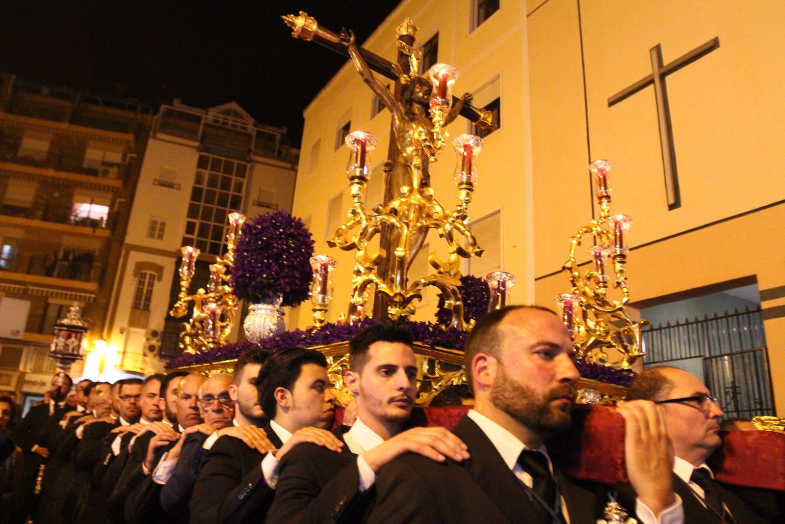 El Cristo de la Expiración preside el Vía Crucis del Consejo de Hermandades