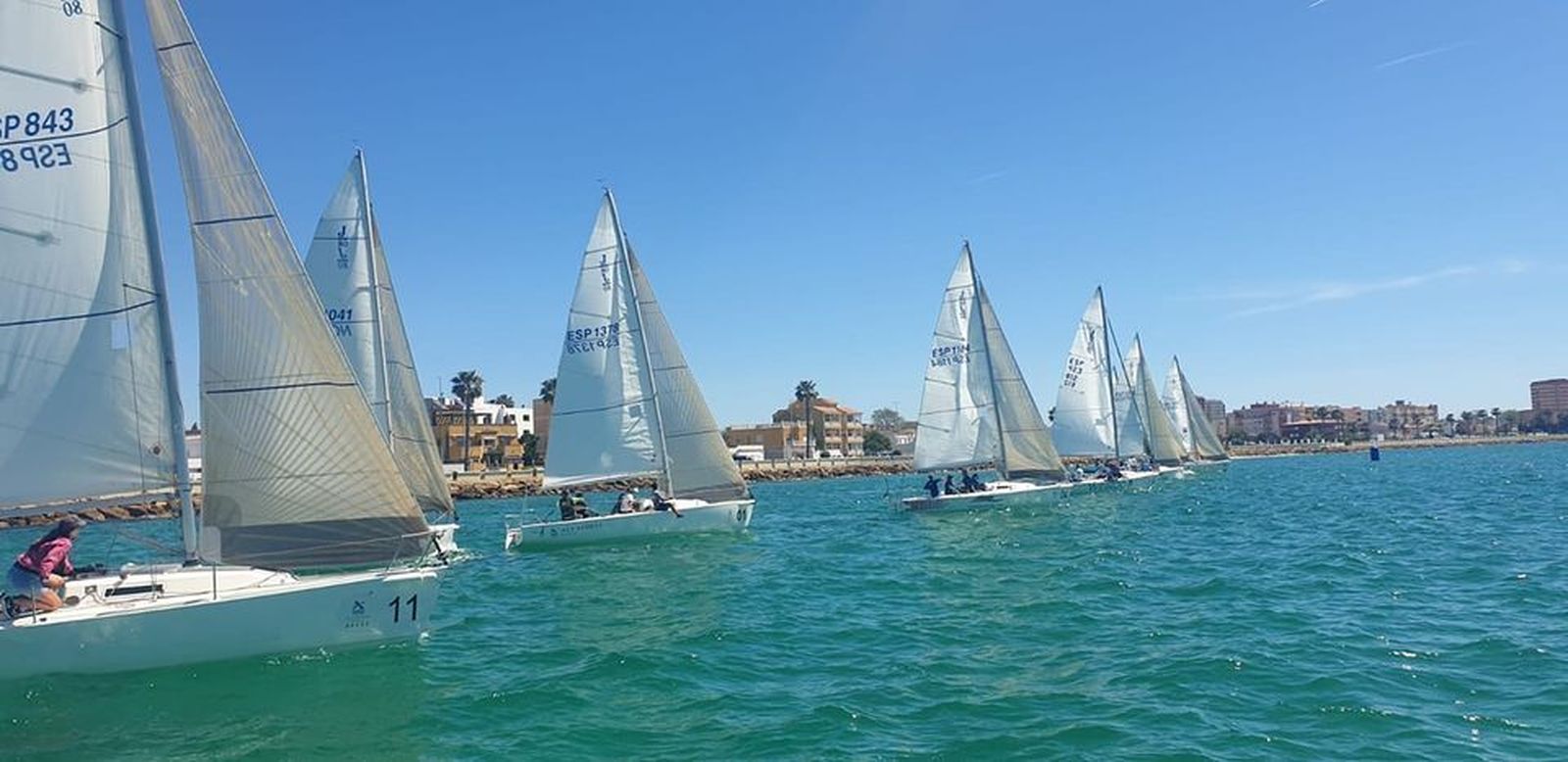 Veleros, en una prueba del Real Club Náutico de La Línea