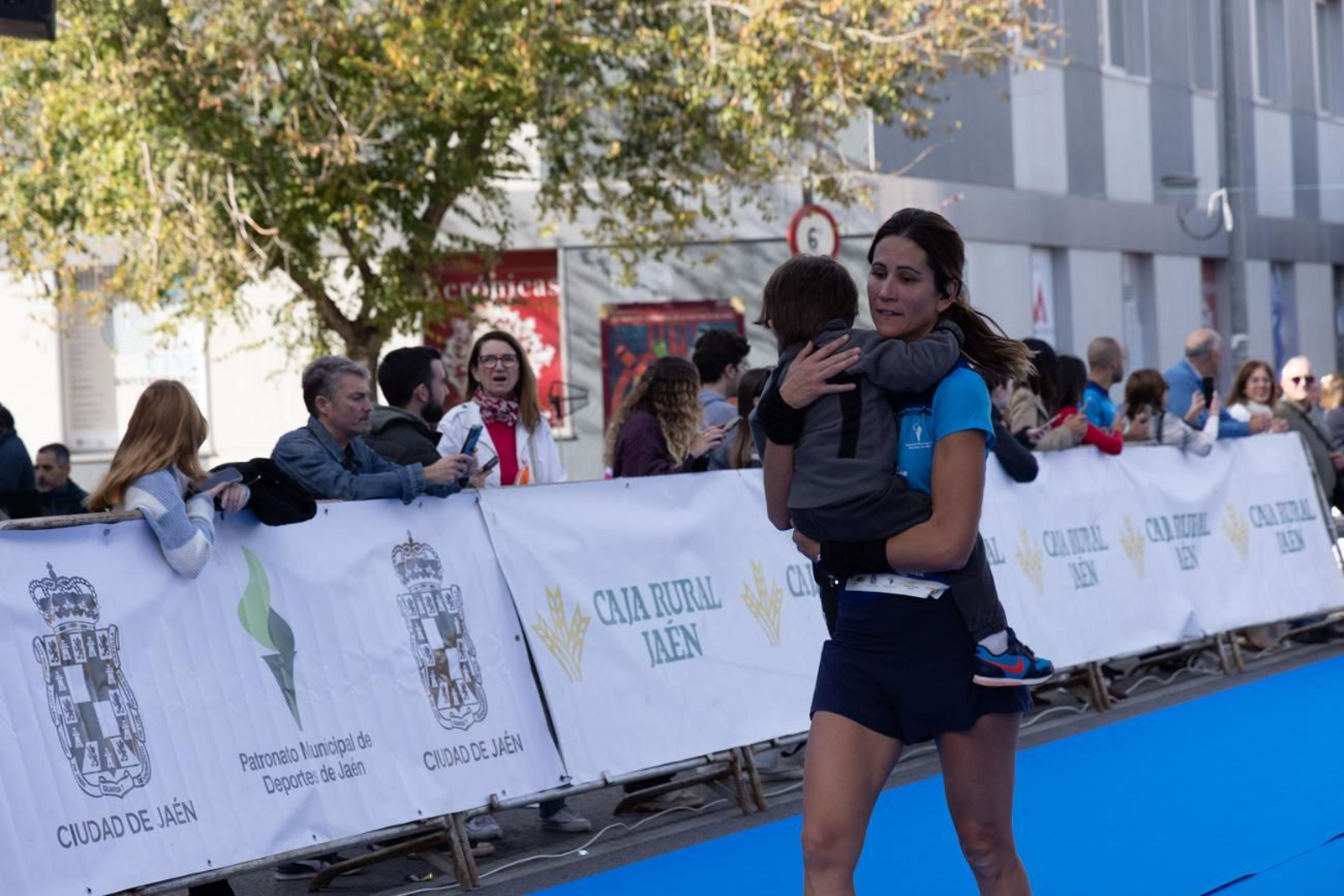 En imágenes: multitudinaria e histórica XXIX Media Maratón 'Ciudad de Jaén' y 10k en memoria de Paco Manzaneda