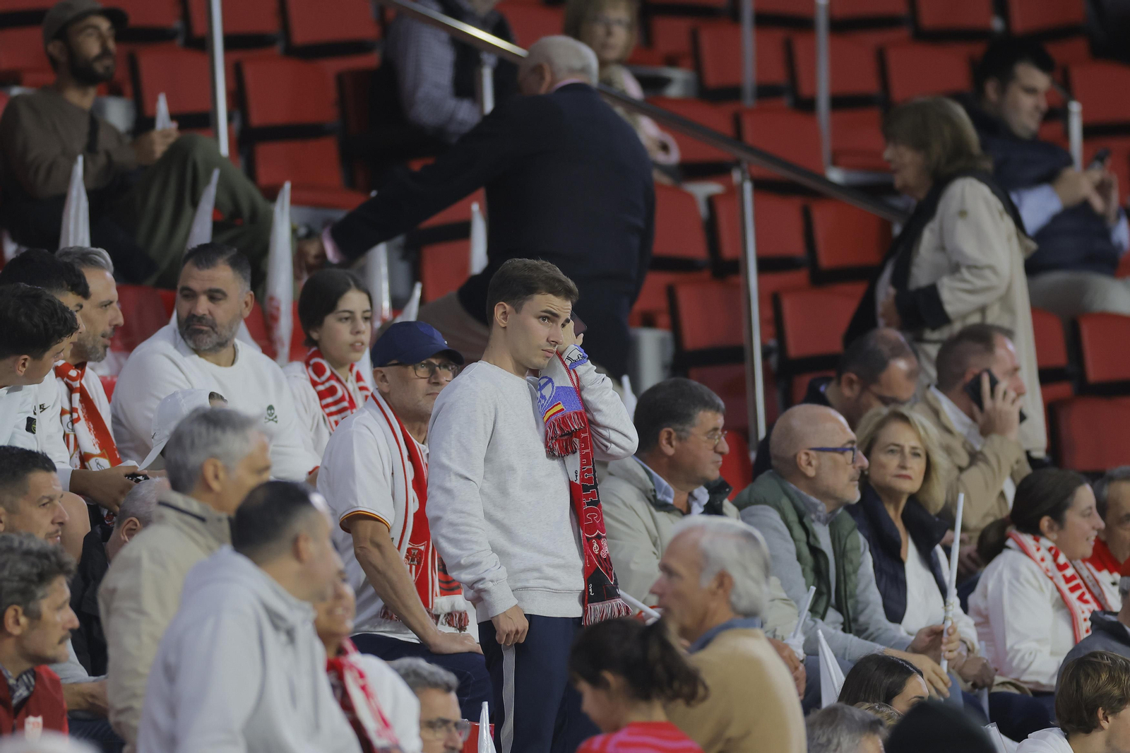 Búscate en las fotos del Sevilla-Arsenal