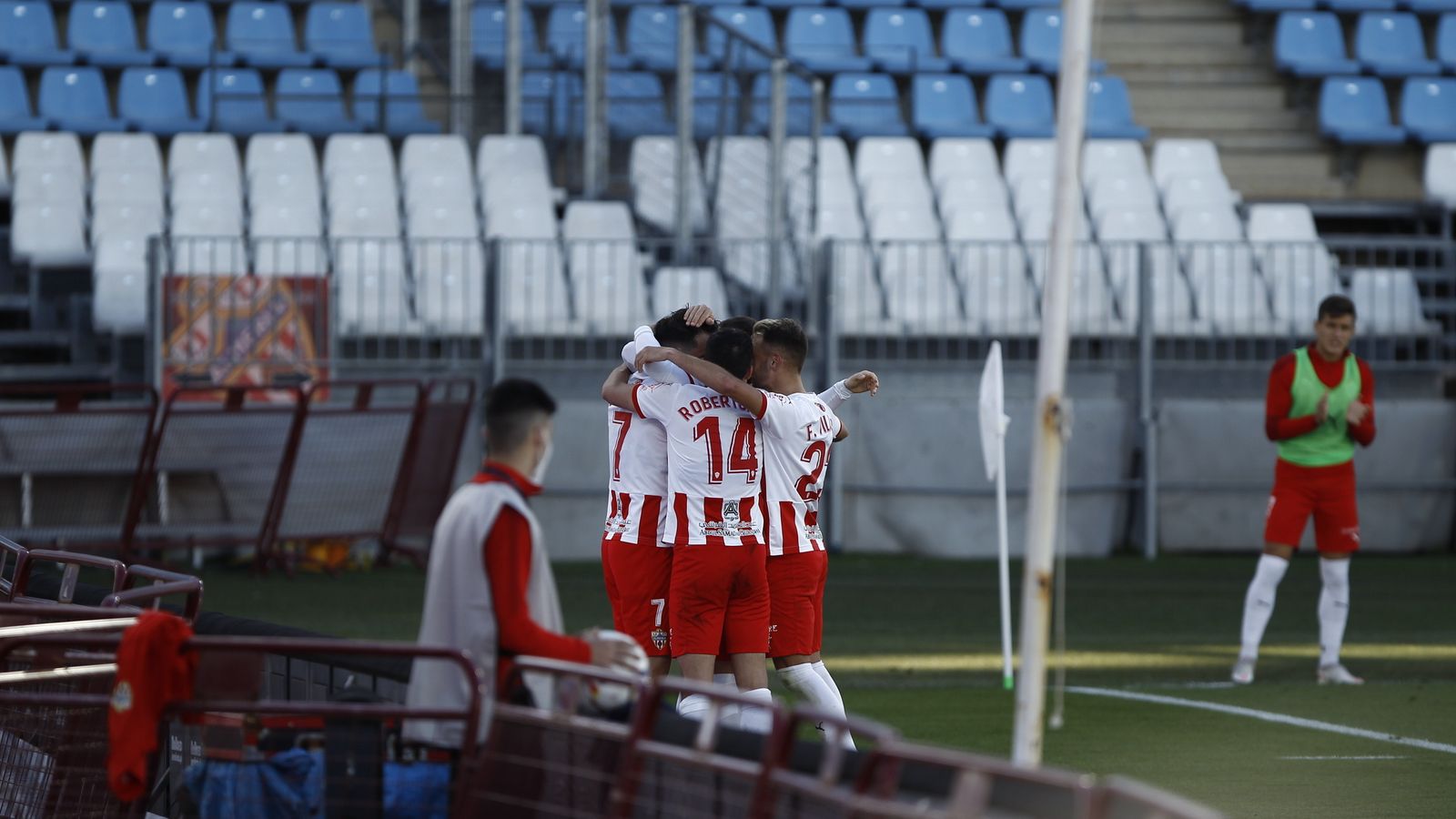 Celebración del 1-0 de Villar.
