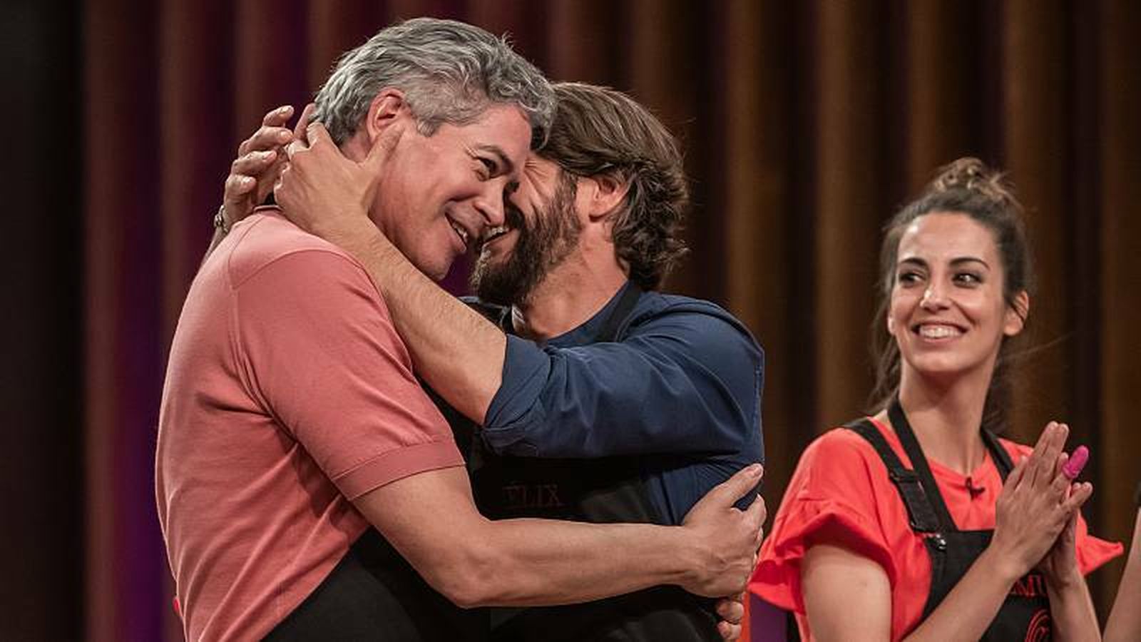Félix y Boris, muy cariñosos en 'MasterChef'.