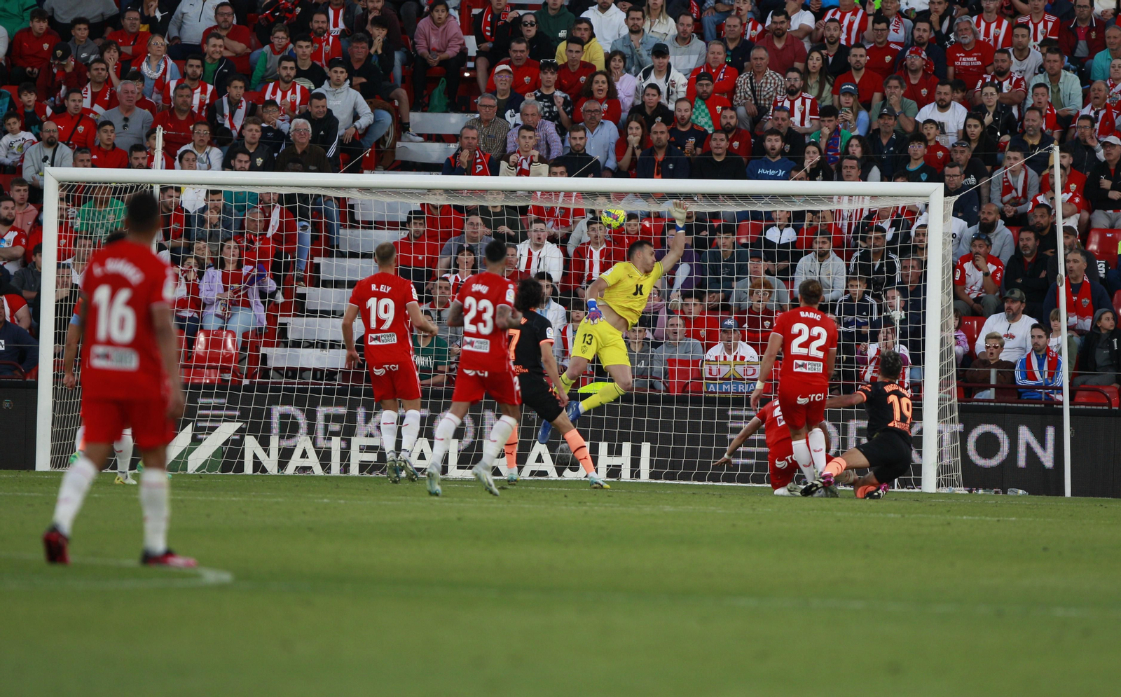 Fotogalería del partido de la Liga Santander, U.D. Almería-Valencia