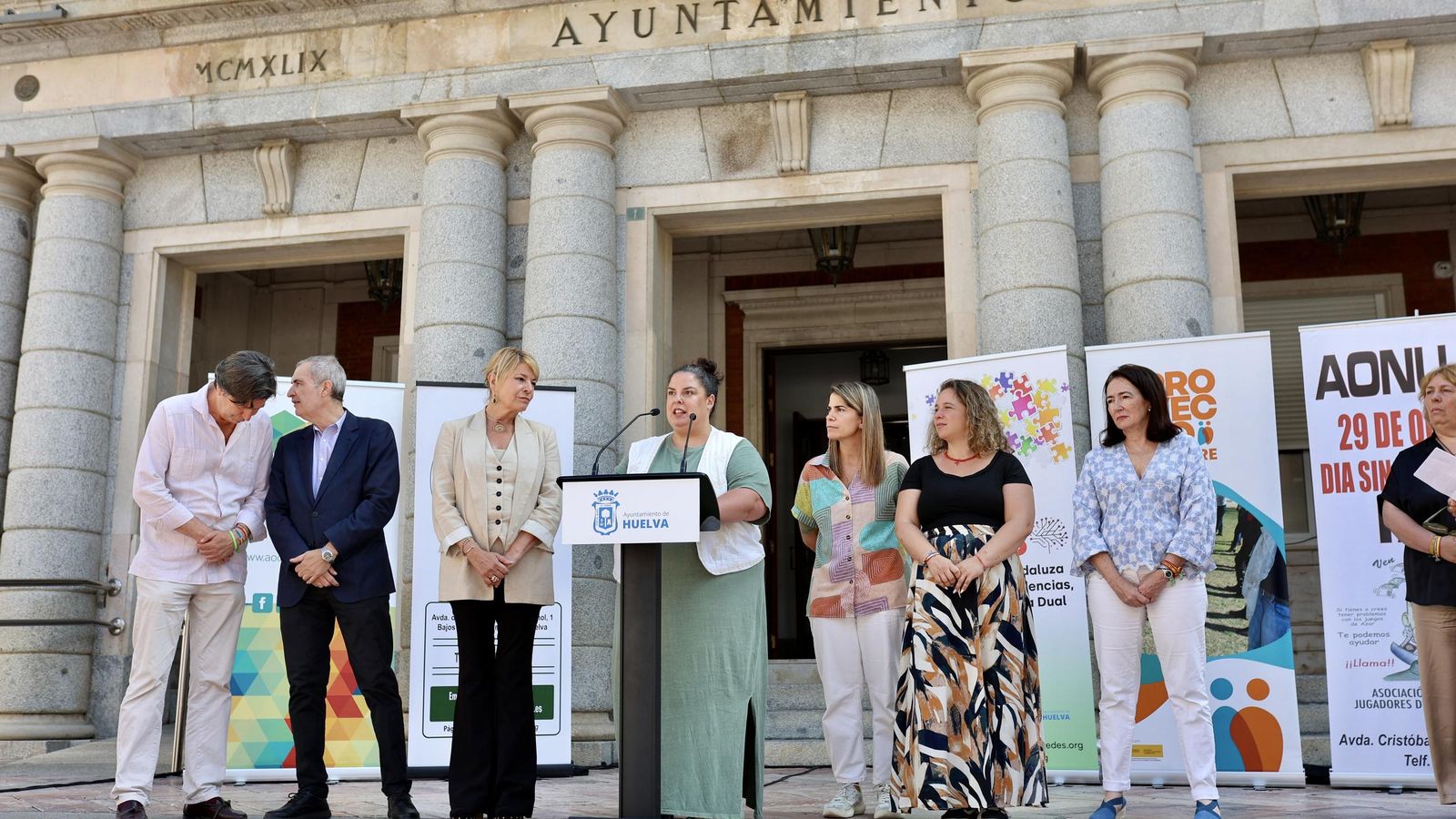 Lectura de un manifiesto en la víspera del Día Mundial Sin Drogas.
