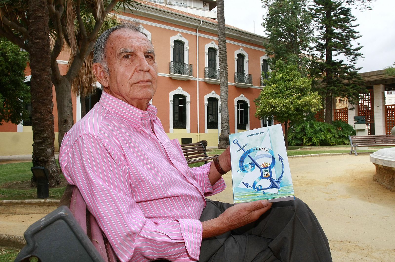 Camilo Gómez posa para 'Huelva Información'.