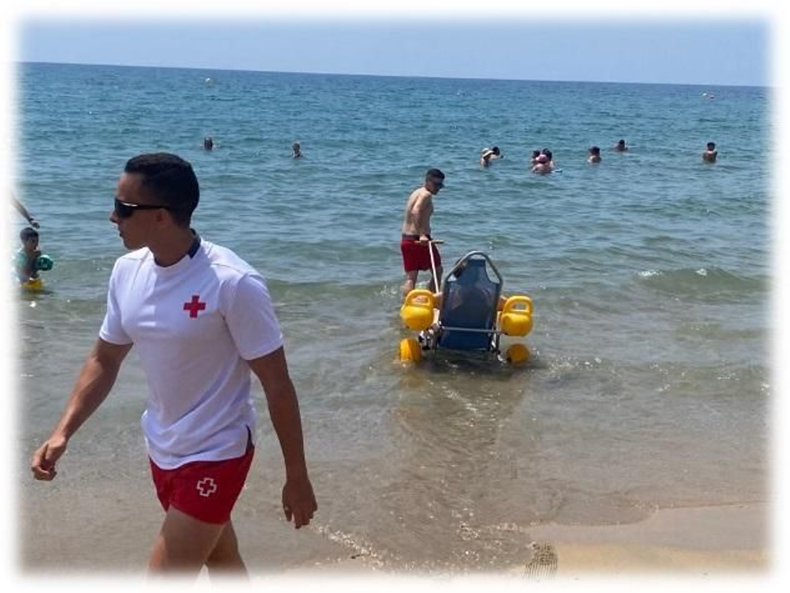 Ya han comenzado la atención a los bañistas en Pulpí.