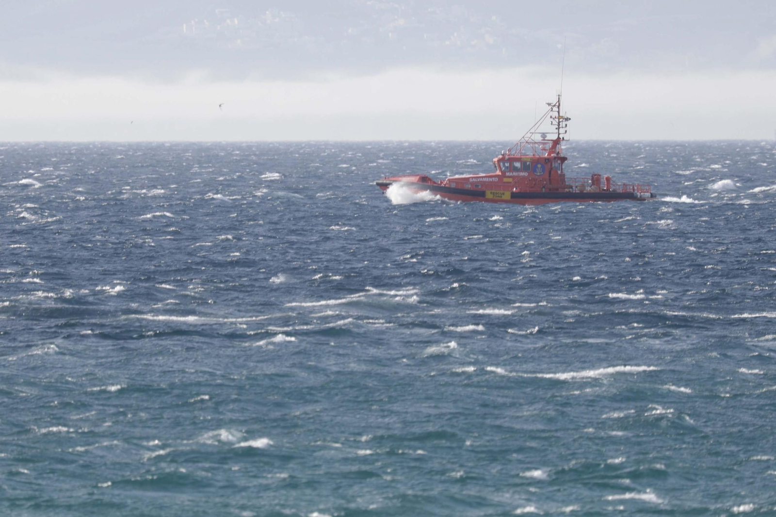 Fotos del amplio despliegue de medios marítimos y aéreos para encontrar a la desaparecida Úrsula Cortés Olivé