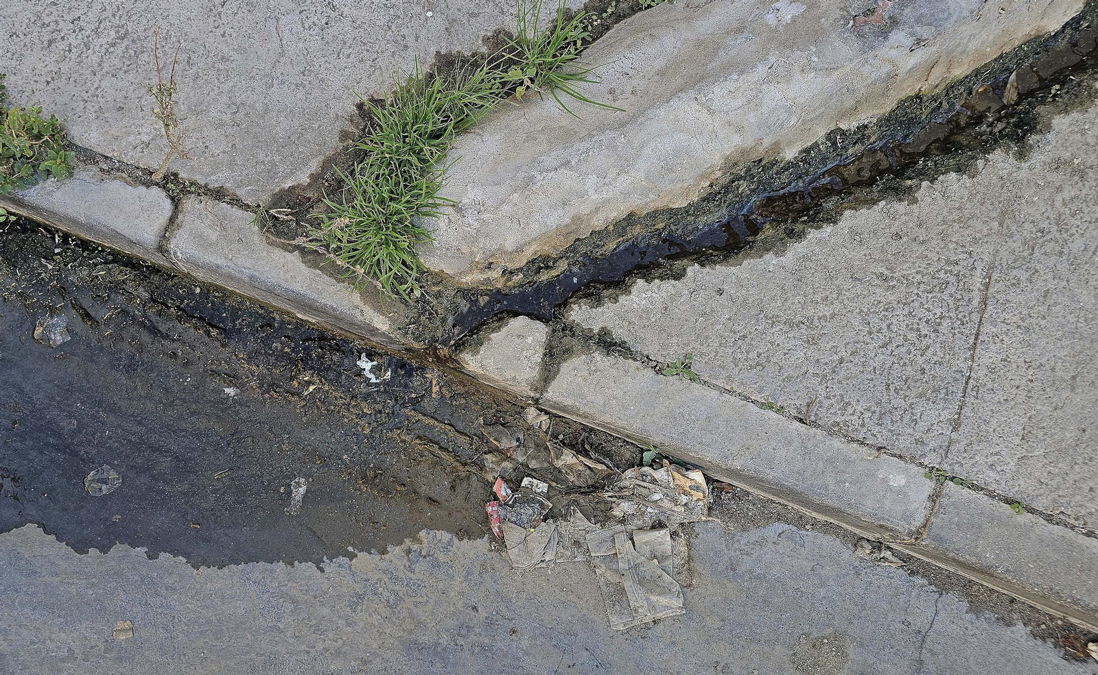 Fotos de los desperfectos de la barriada de La Capelina en Algeciras