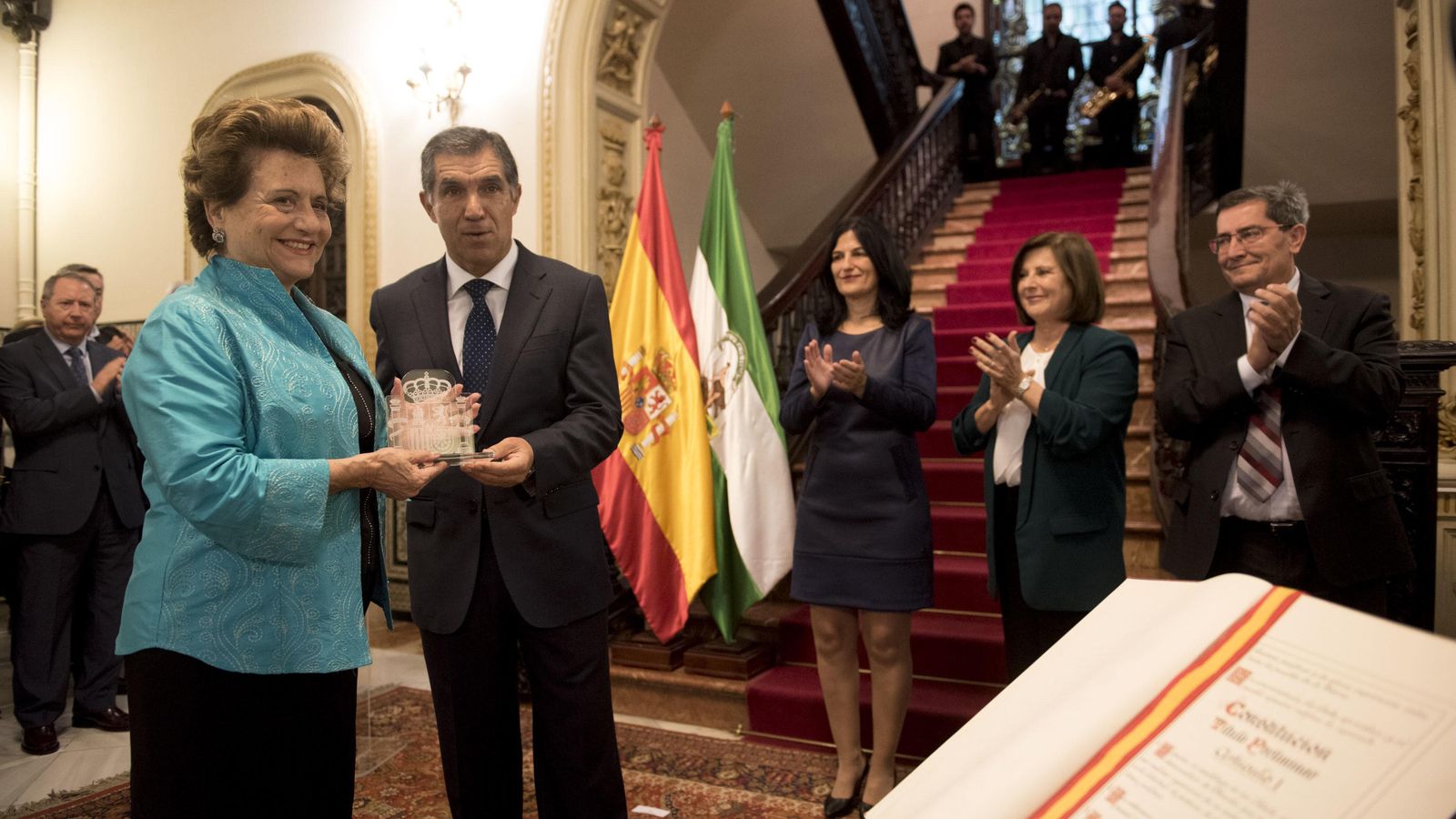 La exdiputada Mercedes Moll junto al presidente del TSJA, Lorenzo del Río