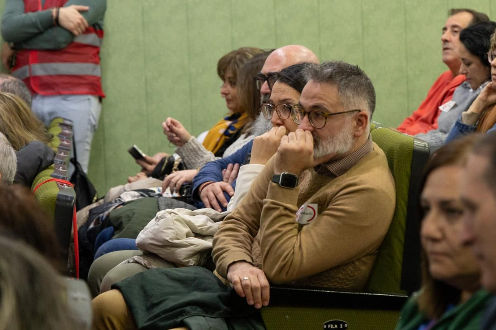 Encierro y asamblea convocado por CCOO, Satse, CSIF y UGT para denunciar el incumplimiento de los acuerdos en materia sanitaria por parte de la Junta de Andalucía