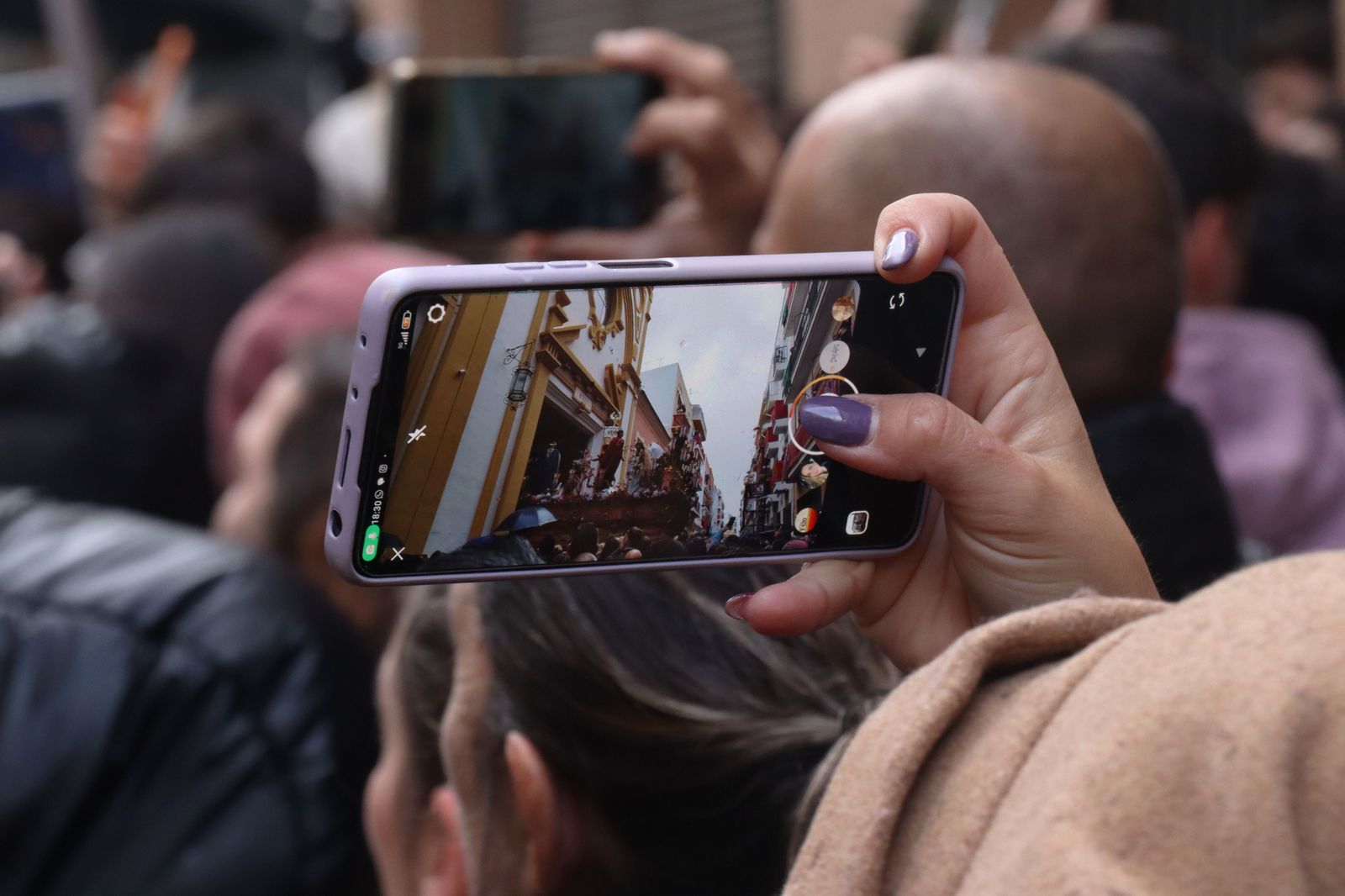 Las mejores imágenes del Martes Santo en Huelva: La Hermandad de La Sentencia