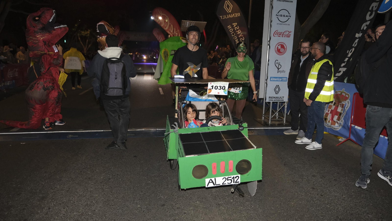 Imágenes de la XIV edición de la San Silvestre de Almería