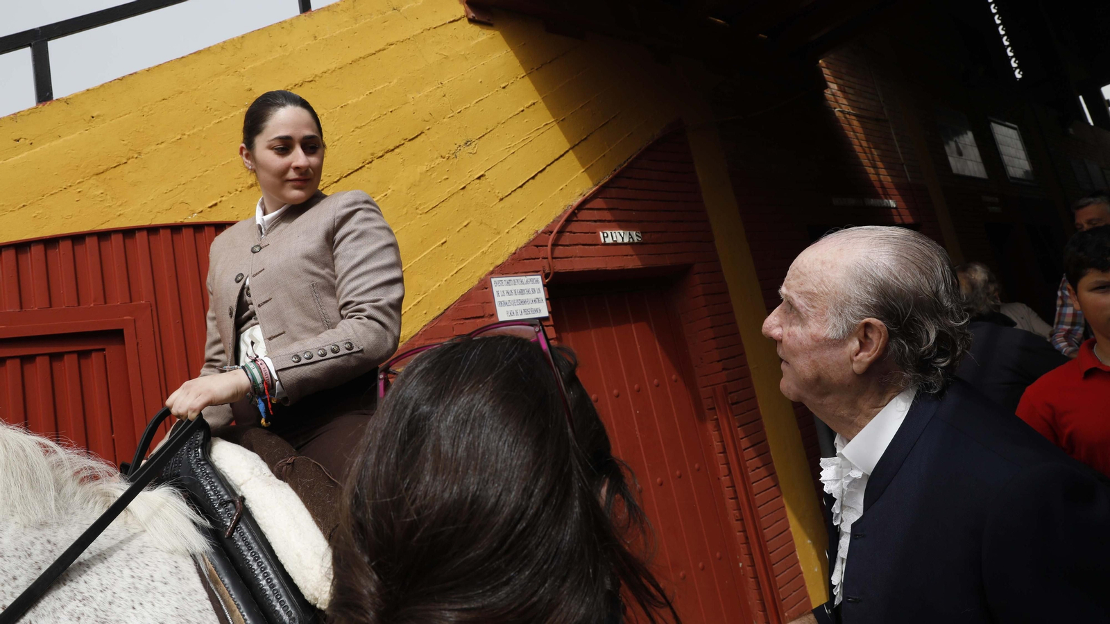 La clase magistral de tauromaquia organizada por Miguelete, en imágenes