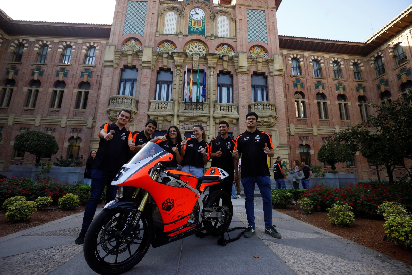 La presentación de la moto desarrollada por estudiantes de Córdoba, en imágenes