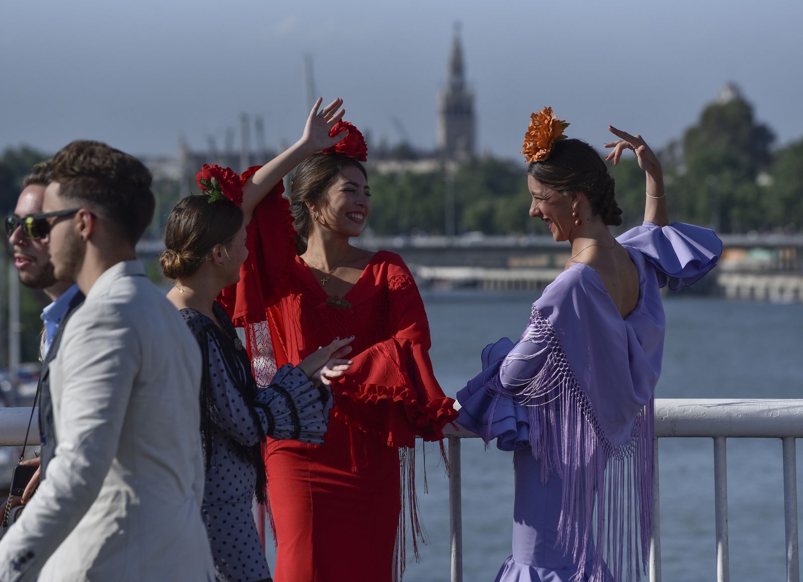 Las mejores imágenes del lunes de la Feria de Abril. Por Juan Carlos Vázquez